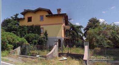 Immobile in asta di 453 m² con più di 5 locali e b