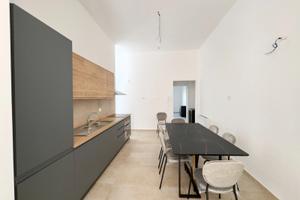 Elegante abitazione ristrutturata con giardino pri