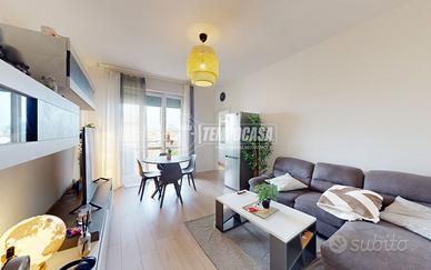 Bilocale ristrutturato con terrazzo e box - Lazzat