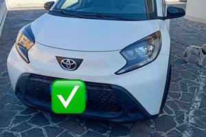 TOYOTA AYGO X bianca