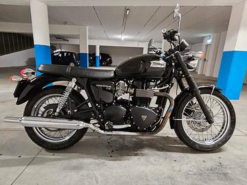 Triumph Bonneville T100 Black