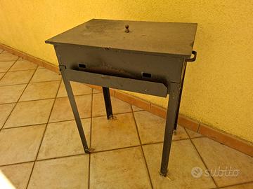 Barbecue piccolo in metallo 