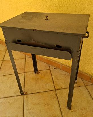 Barbecue piccolo in metallo 