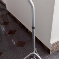 Stampella 3 piedi nuova, prezzo irrisorio 