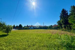 TER. RESIDENZIALE A VALVASONE ARZENE