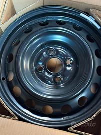 Cerchi + copricerchi Toyota 15”