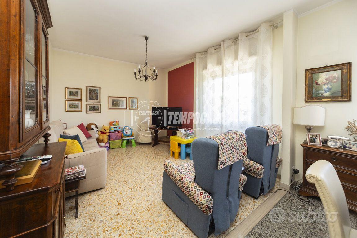 Ampio Quadrilocale in zona servita - Vista 5