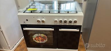 Cucina con forno