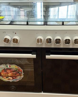 Cucina con forno