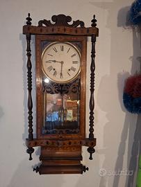 Antico orologio da parete