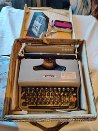 Macchina da scrivere Olivetti Lettera 22