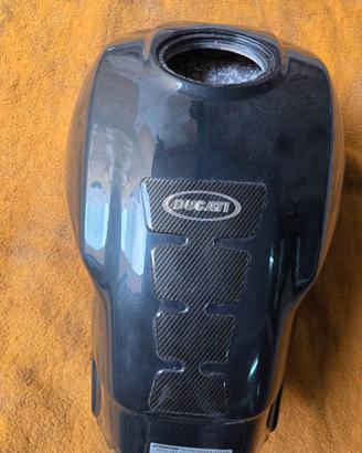 hornet 900