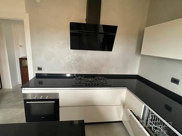 Cucina completa di elettrodomestici