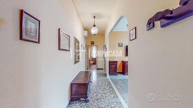 Appartamento al primo piano senza ascensore con ga