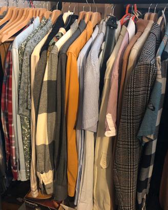 Camicie, maglioni e pantaloni tgL e XL