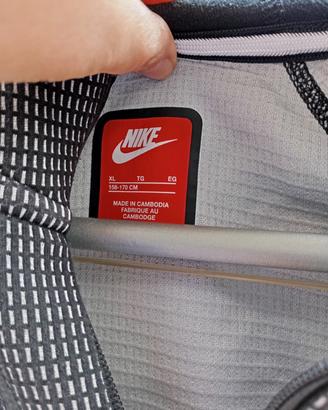 tuta tek nike