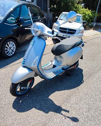 PIAGGIO VESPA PURE ELETTRIC 70KM/H KM ZERO