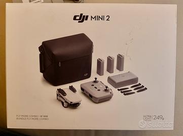 Drone DJI Mini 2 con kit Fly More Combo