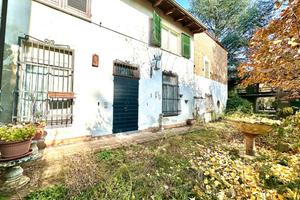 CASA SEMINDIPENDENTE A TORTONA