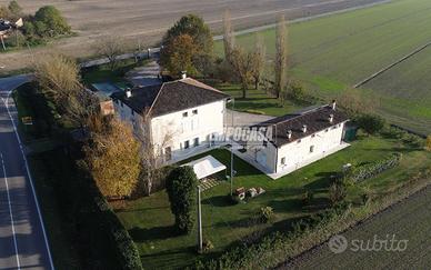 RIF: V002 splendita porzione di casa con finiture