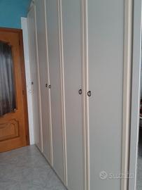 Armadio e letto doppio