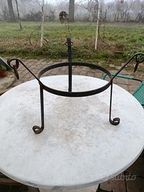 porta vaso in ferro antico bracere?