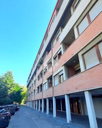 4 LOCALI A FORLÌ