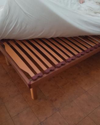 letto matrimoniale con doghe e materasso antiacaro