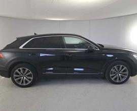 AUDI Q8 50 TDI MHEV 210kW quattro tiptronic Sport