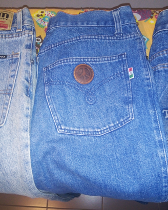 Jeans,pantaloni, t-shirt e maglioni di vari marchi