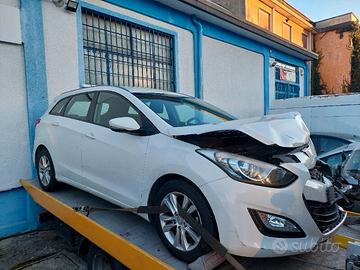 Hyundai i30 Wagon 1.6 CRDi 128 CV Comfort incident