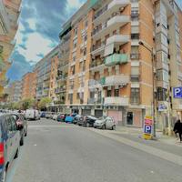 4 LOCALI A NAPOLI