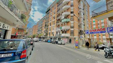 4 LOCALI A NAPOLI