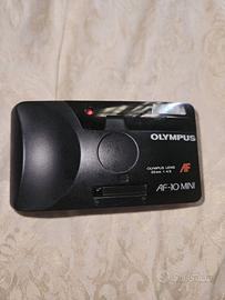 Macchina fotografica con rullino