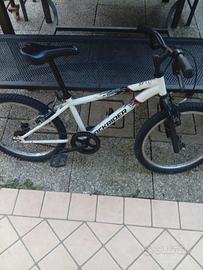 bicicletta bambino  4 /8 anni