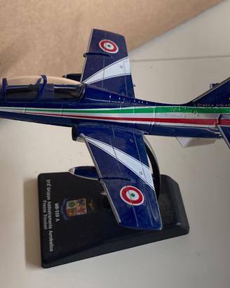 Aermacchi MB 339 scala 1/100 Frecce Tricolori