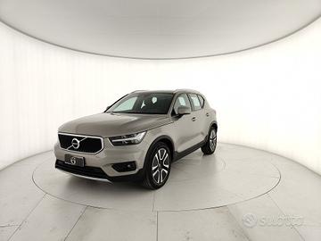 VOLVO XC40 - XC40 2.0 d4 Momentum awd geartronic