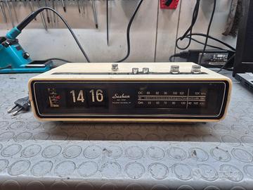 Radio sveglia Saehan con Orologio a Palette 