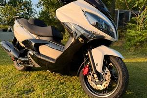 Scooter Kymco Xciting R 300