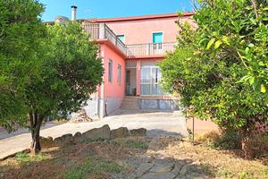 Casa indipendente con cortile