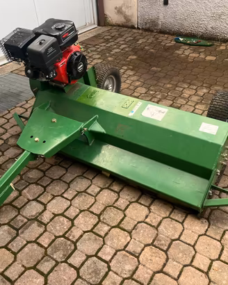 trinciaerba a motore