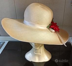 Cappello in tessuto beige