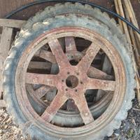 Coppia di ruote per trattore Fiat 420 o simili