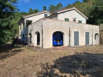Villa di 140 m² con 4 locali e box auto doppio a V