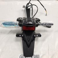 PORTATARGA ORIGINALE COMPLETO DI FRECCE E LUCE PER