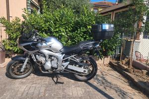  Yamaha Fazer 600.
