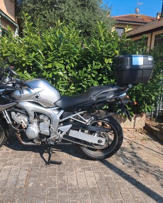  Yamaha Fazer 600.