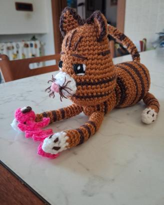Gatto con pesce Amigurumi 