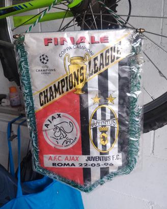  gagliardetto juventus 