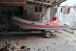 Gommone 470 motore 40/60 carrello è dotazion